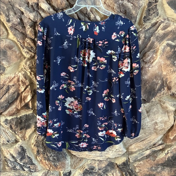 Faded Glory Navy Floral Blouse - Picture 6 of 9